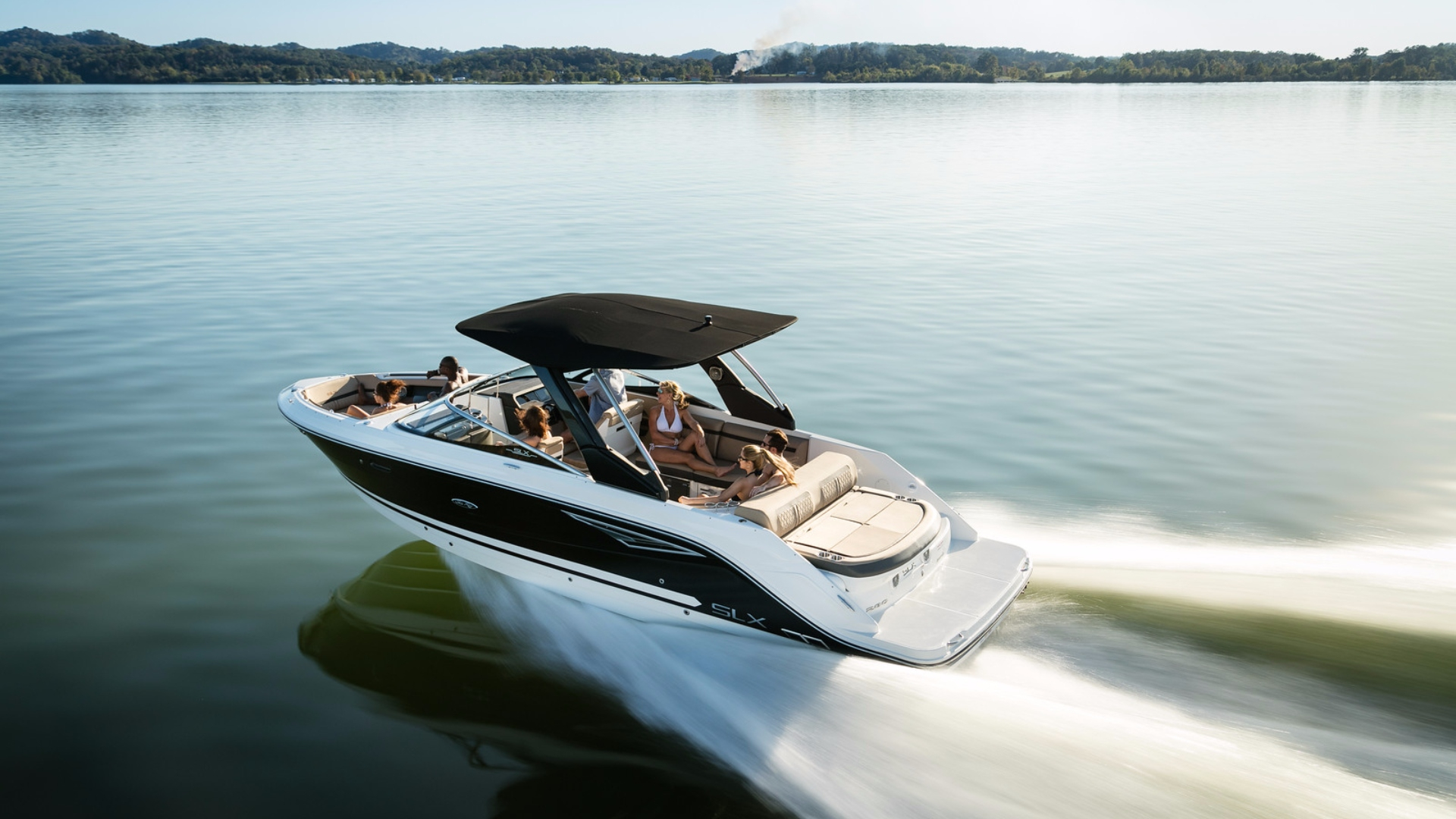 Sea Ray cruising at speed